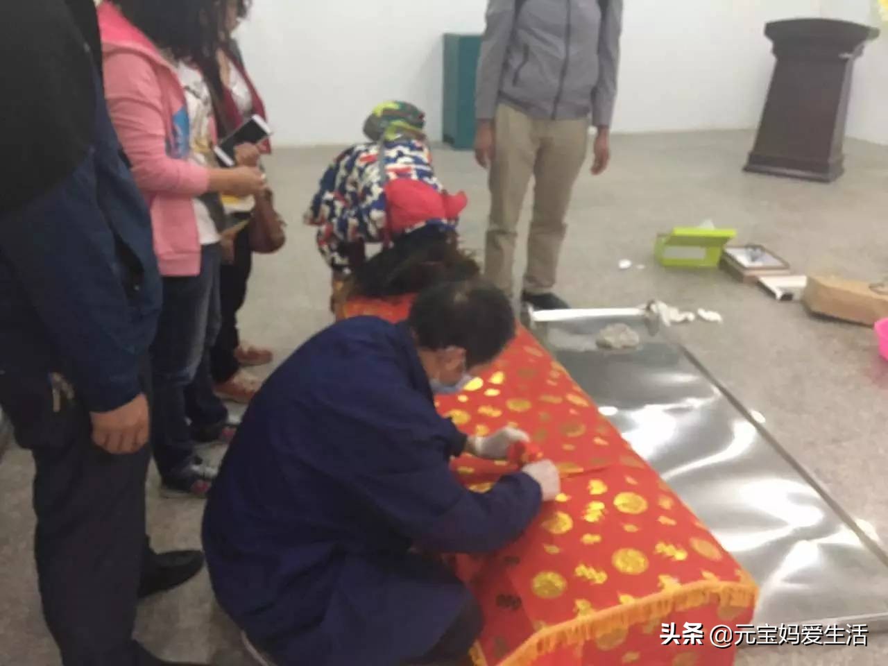 人死后脸上盖白布需要去掉吗,人去世后为什么脸上要盖张纸