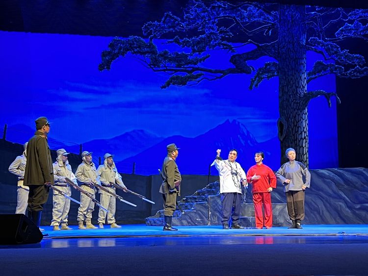 鑸炲彴婕旂粠浜虹敓,鑸炲彴婕旂粠鎴愰暱