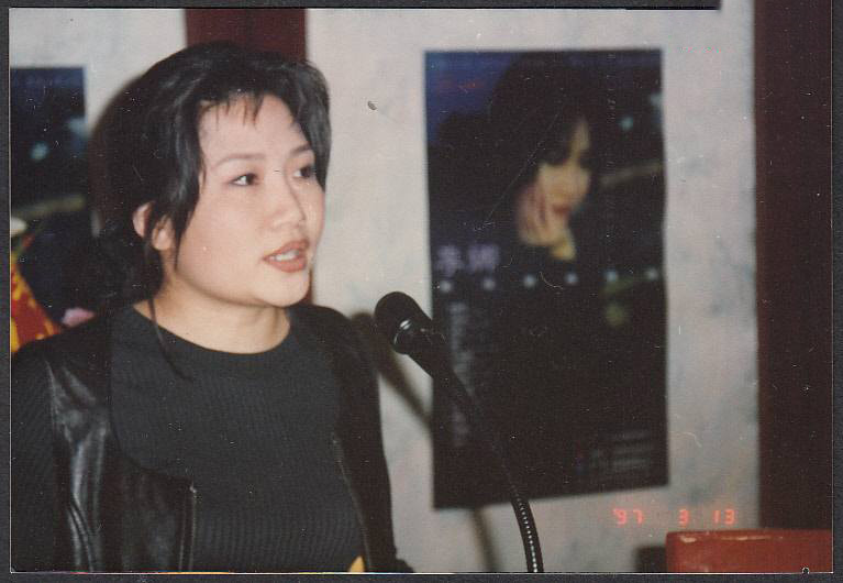 李娜出家后没有还俗吗,李娜励志复出