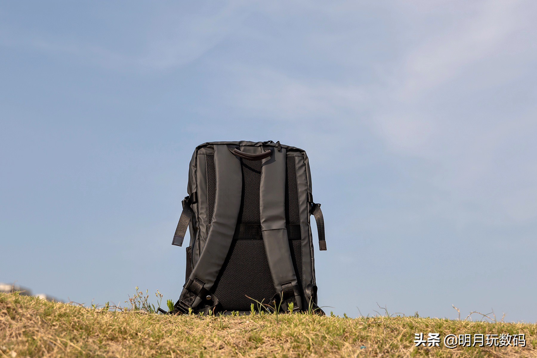 光影行星双肩包男200,类似于光影行星的双肩包