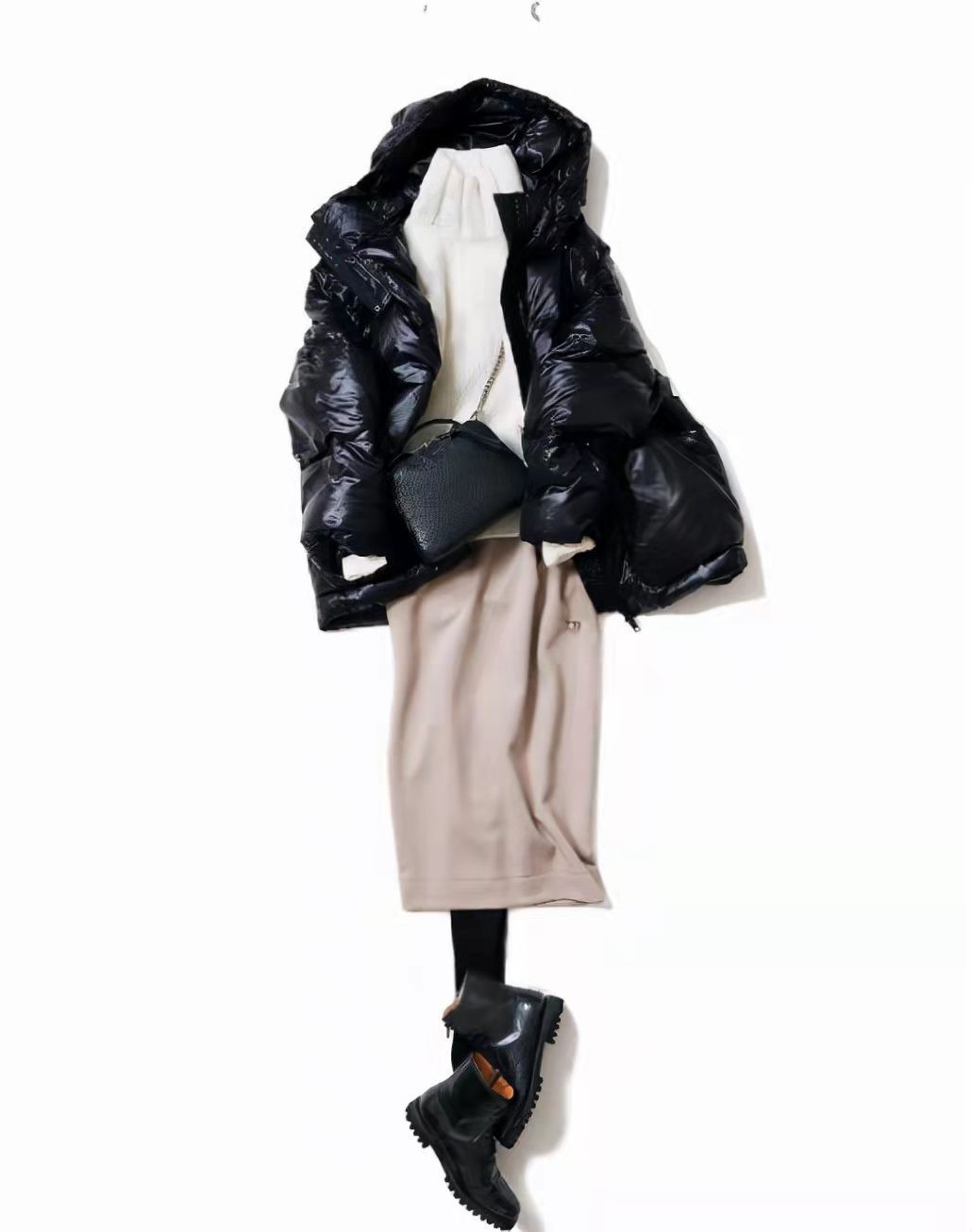 羽绒里面可以穿黑的吗,羽绒要贴身穿