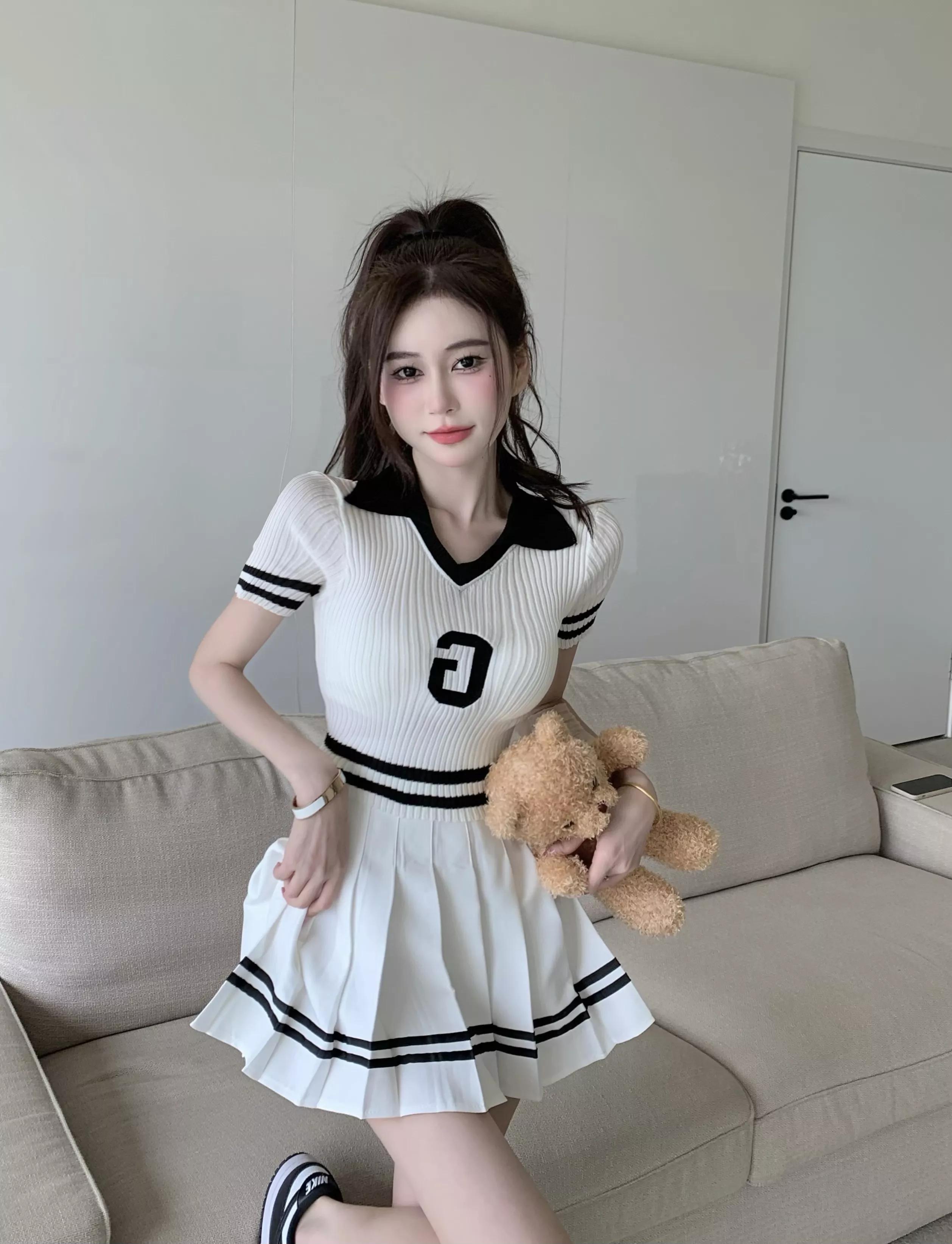 日系足球宝贝套装,白色足球宝贝运动套装女孩