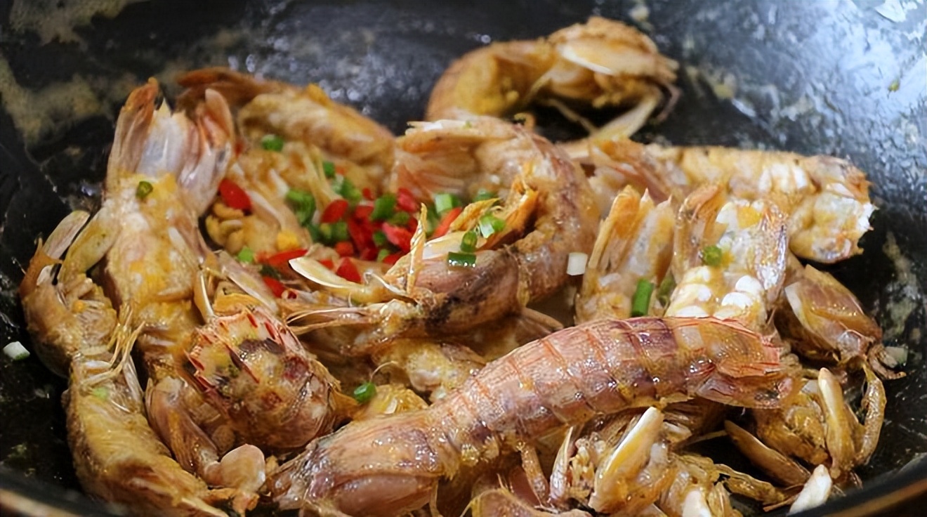 最正确的吃蟹和虾的吃法,10月份螃蟹适合做香辣蟹还是清蒸