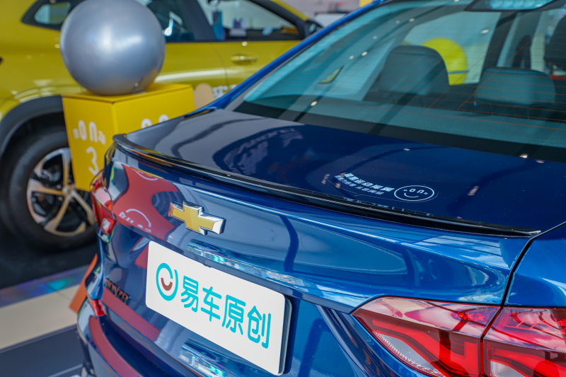 雪佛兰科鲁泽10万家轿天花板,雪佛兰科鲁泽20241.3t轻混什么意思