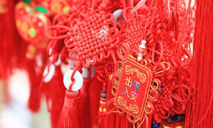 关于春节的诗词元日的手势,元日这首诗可以用来拜年吗