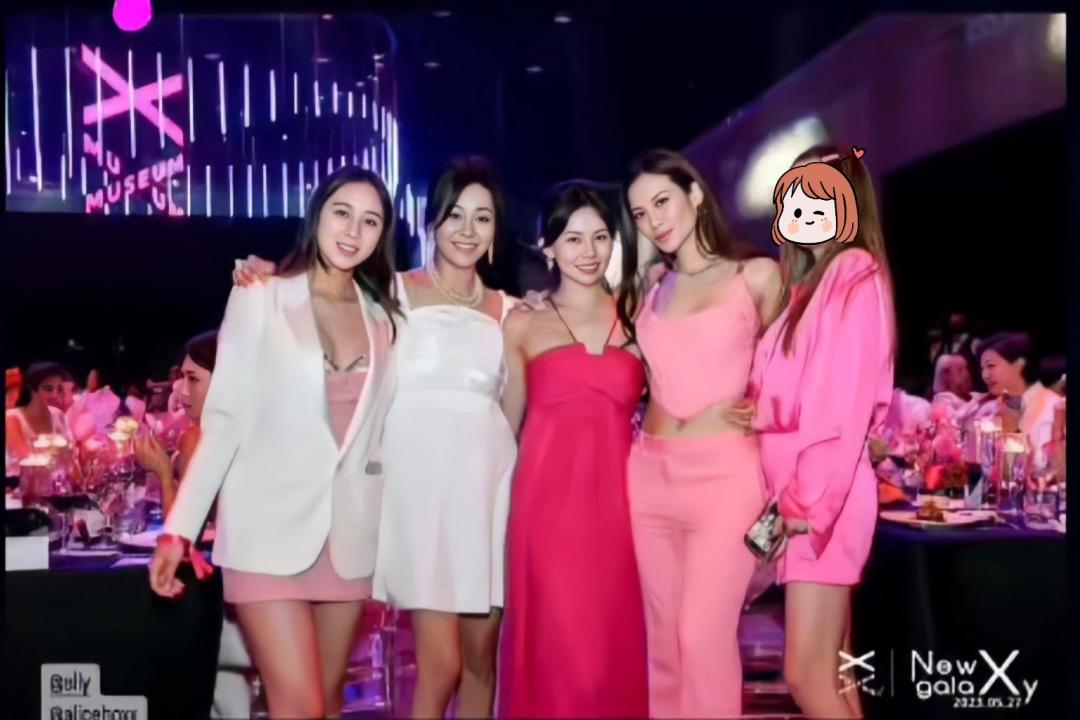 郭晶晶张曼玉合影,郭晶晶巩俐同框穿搭