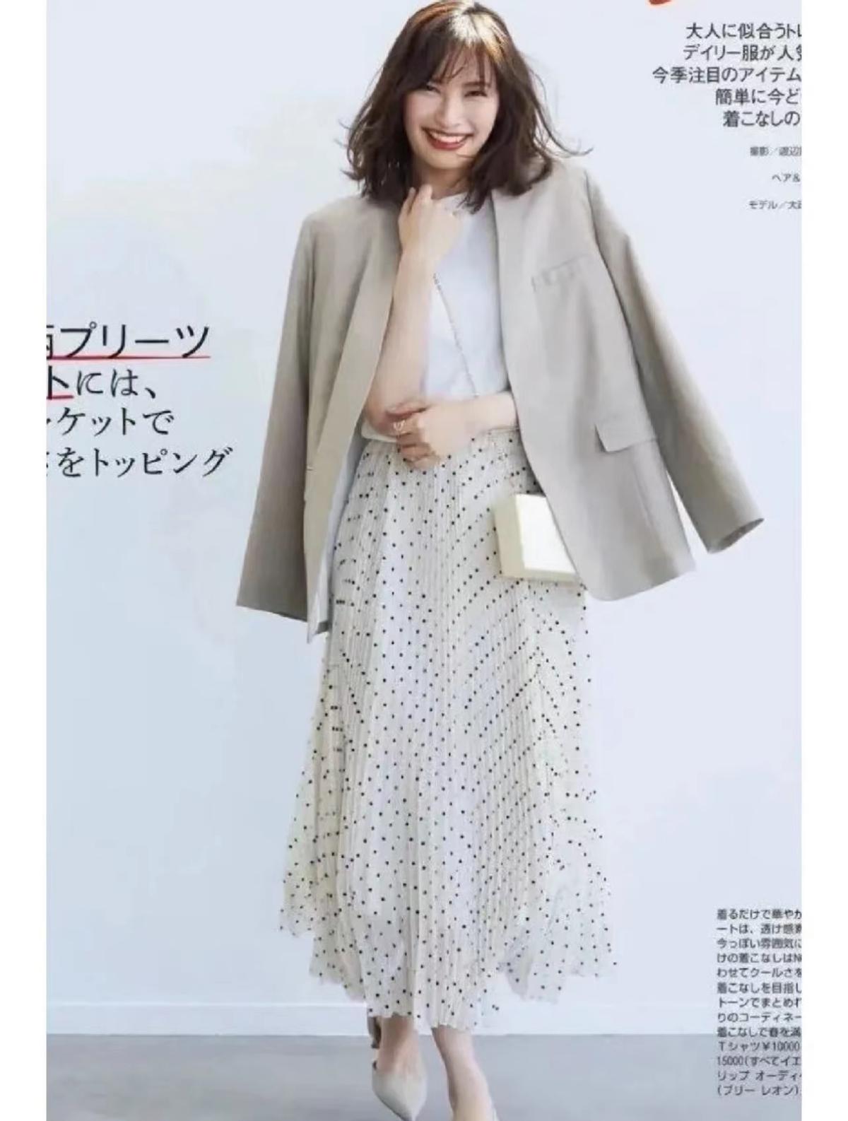 西装半身裙怎么穿显年轻活力,西装半身裙中长款搭配