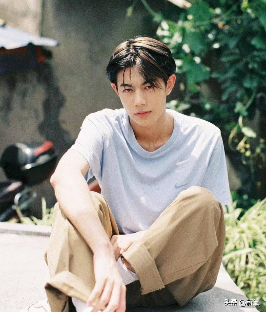 古早网红zz小黑官宣怀孕，被男友绑住吸血，以后变林珊珊2.0？