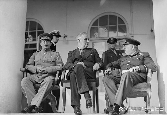 德国外长贝尔伯克翘着二郎腿,贝尔伯克翘二郎腿视频