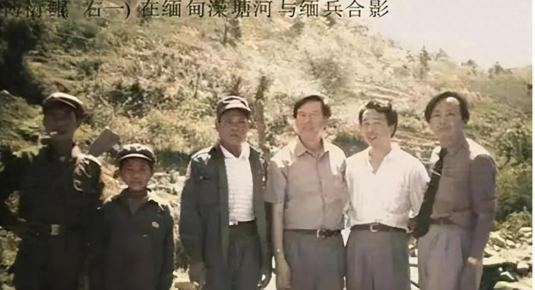 老父亲为了女儿赶出家门,老父亲把儿子赶走