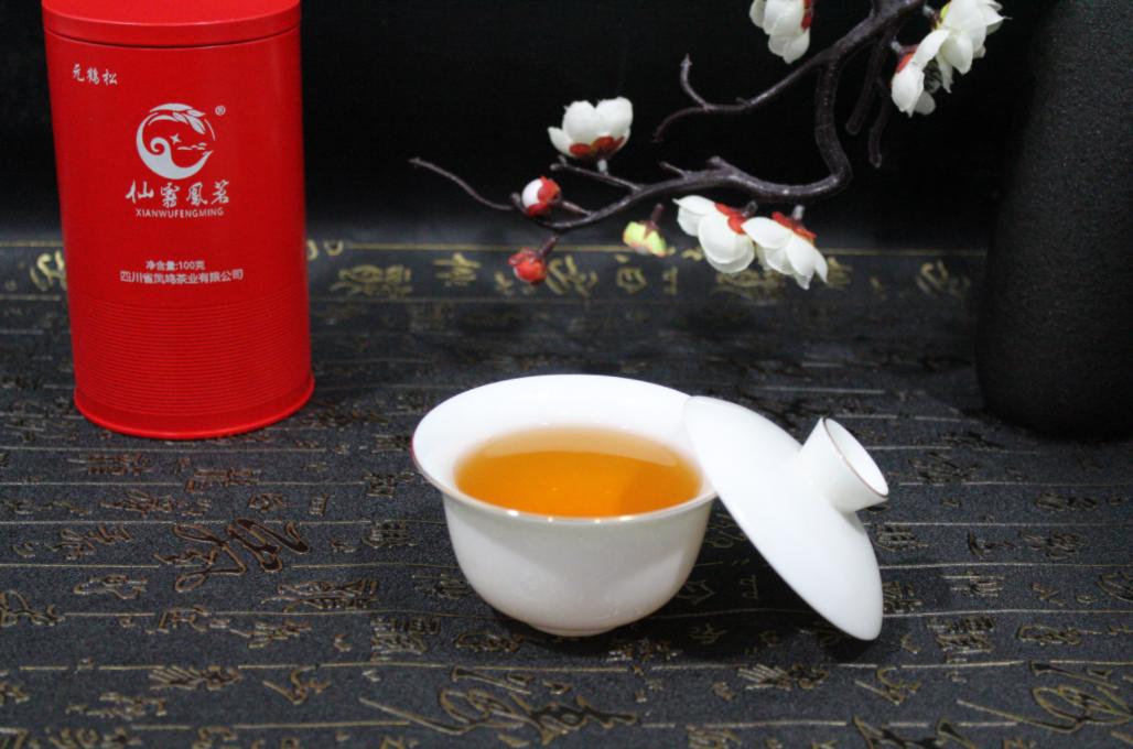 广东男子在朋友圈晒买的名茶，结果朋友喝过后怒怼他，咋回事？