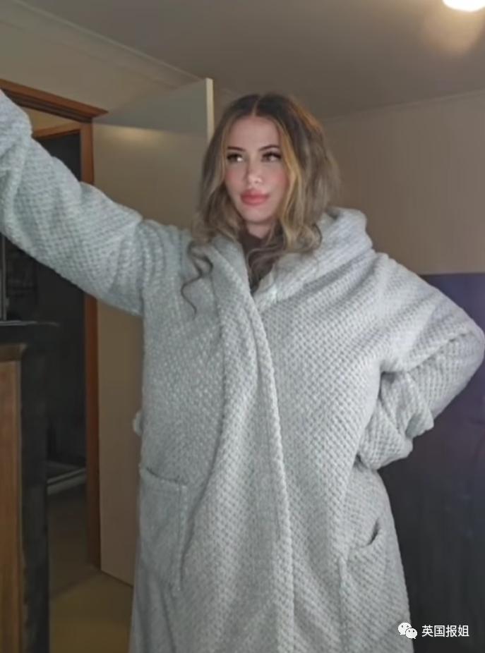 澳洲网红患上“巨乳症”,一年胸围暴涨6个*杯罩**!被压到喘不过气