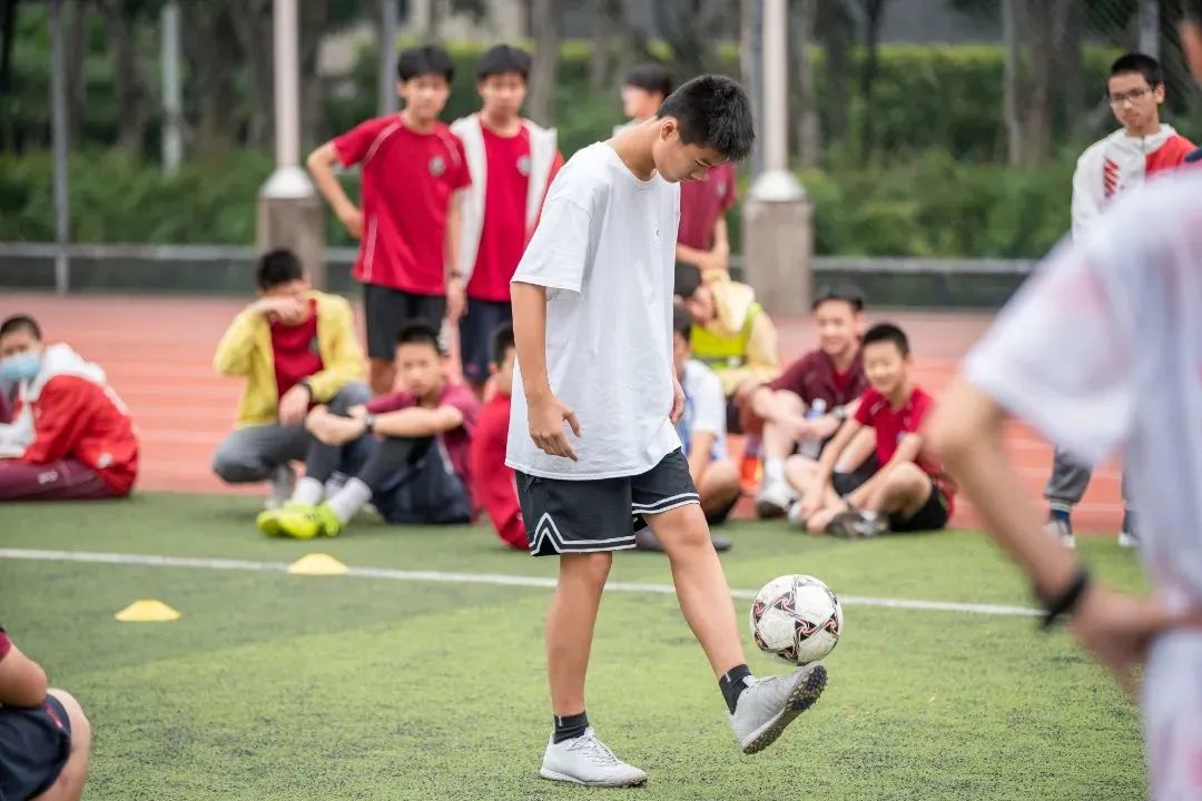 给孩子营造爱学习的氛围,融洽的师生
