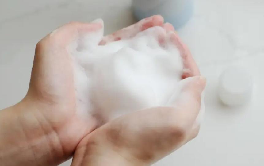 脖子上和腋下的小肉粒用什么药膏,如何让脖子上的小肉粒自然脱落