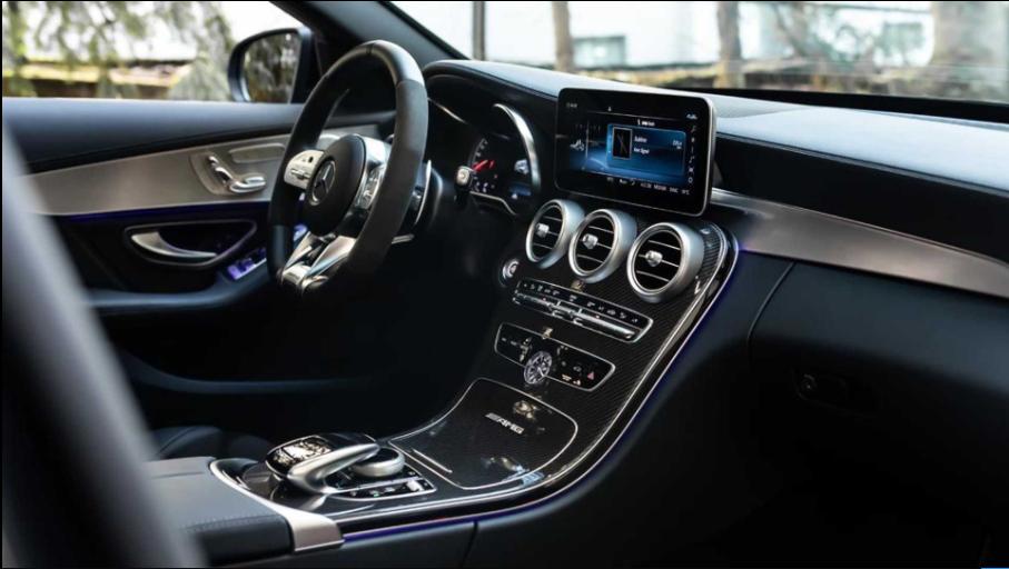 曼哈特CR700搭载4.0升双涡轮增压V8发动机输出功率提升至712马力