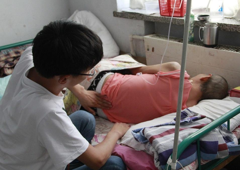 麻绳专挑细处断！高中生的弟弟离世一周，父亲又因病住进了ICU