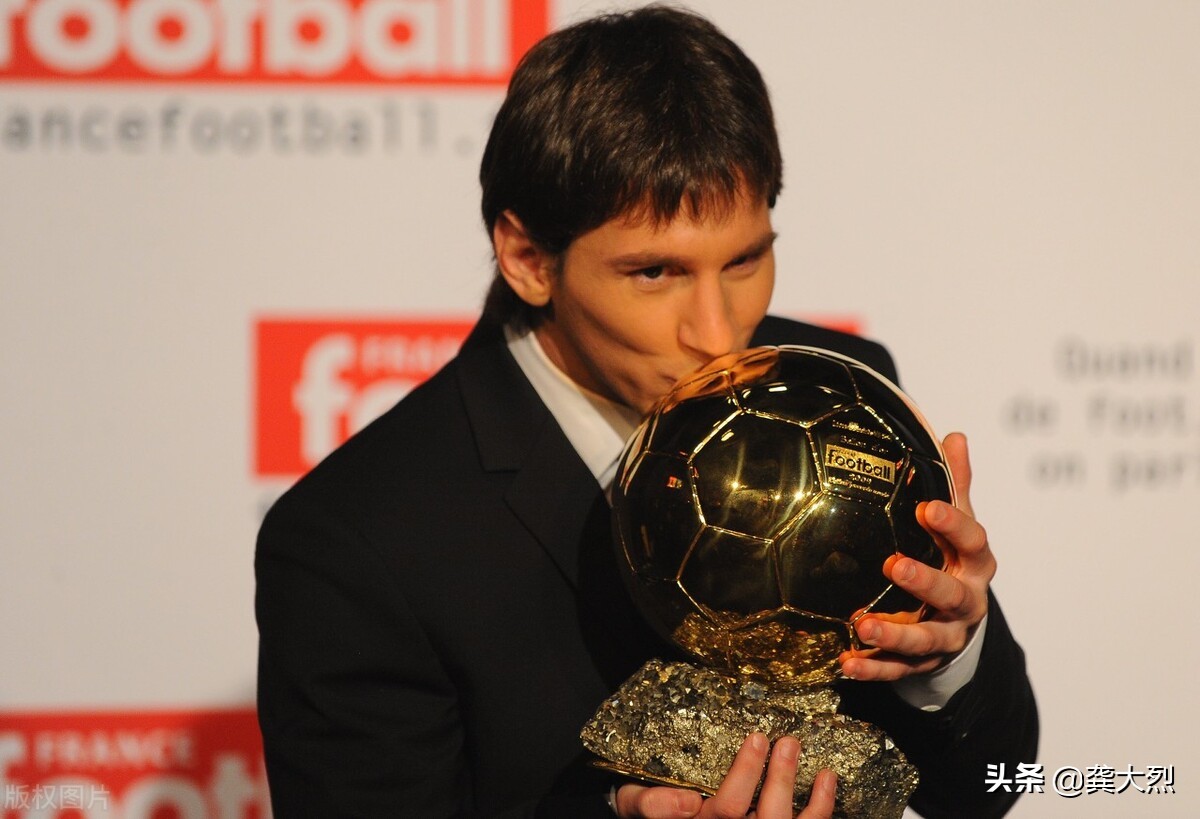 梅西第8次获得金球奖大家的评价,梅西拿金球奖哭了