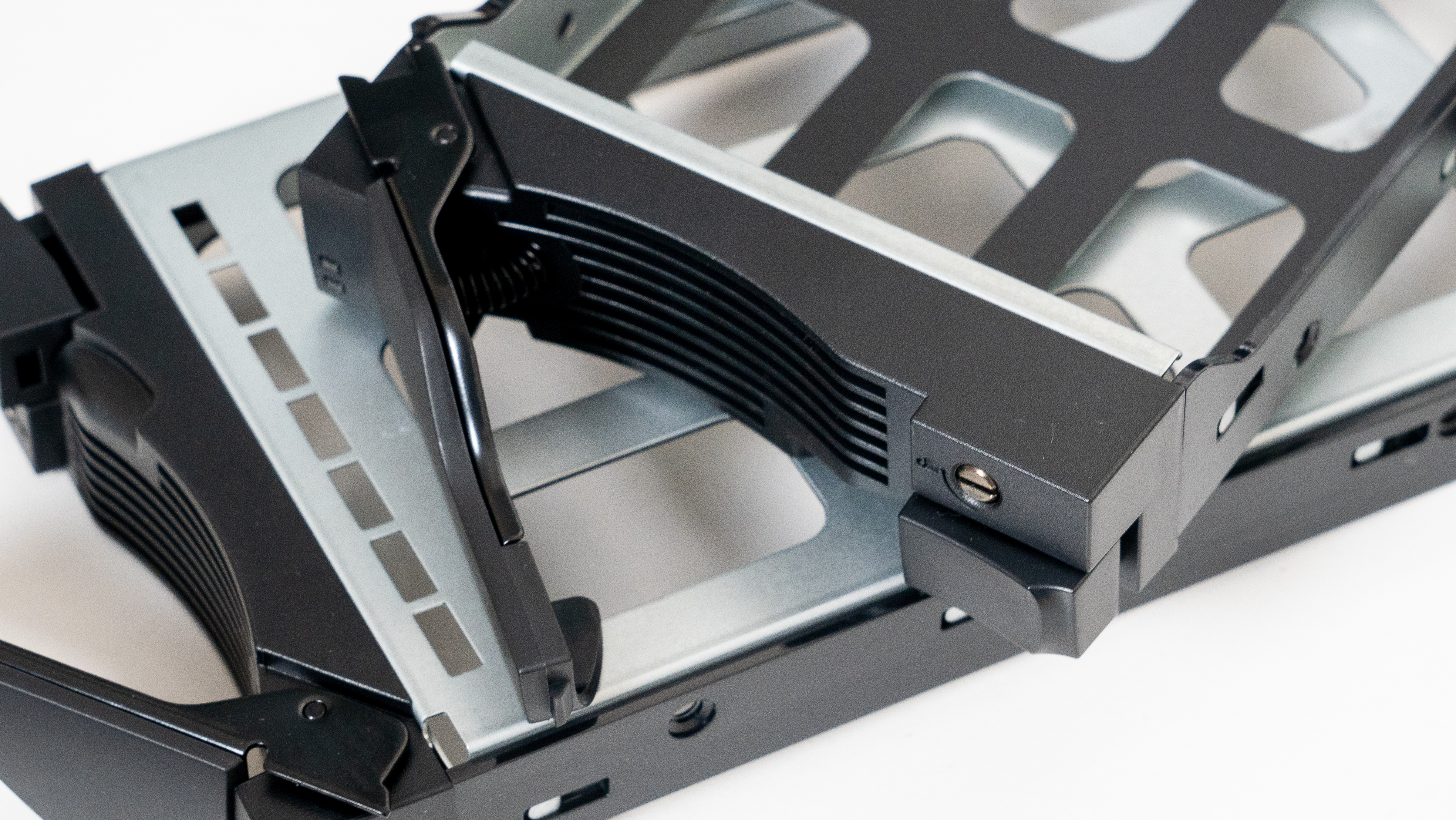 西部数据红盘plus比pro慢多少,西部数据红盘2个4t还是1个8t