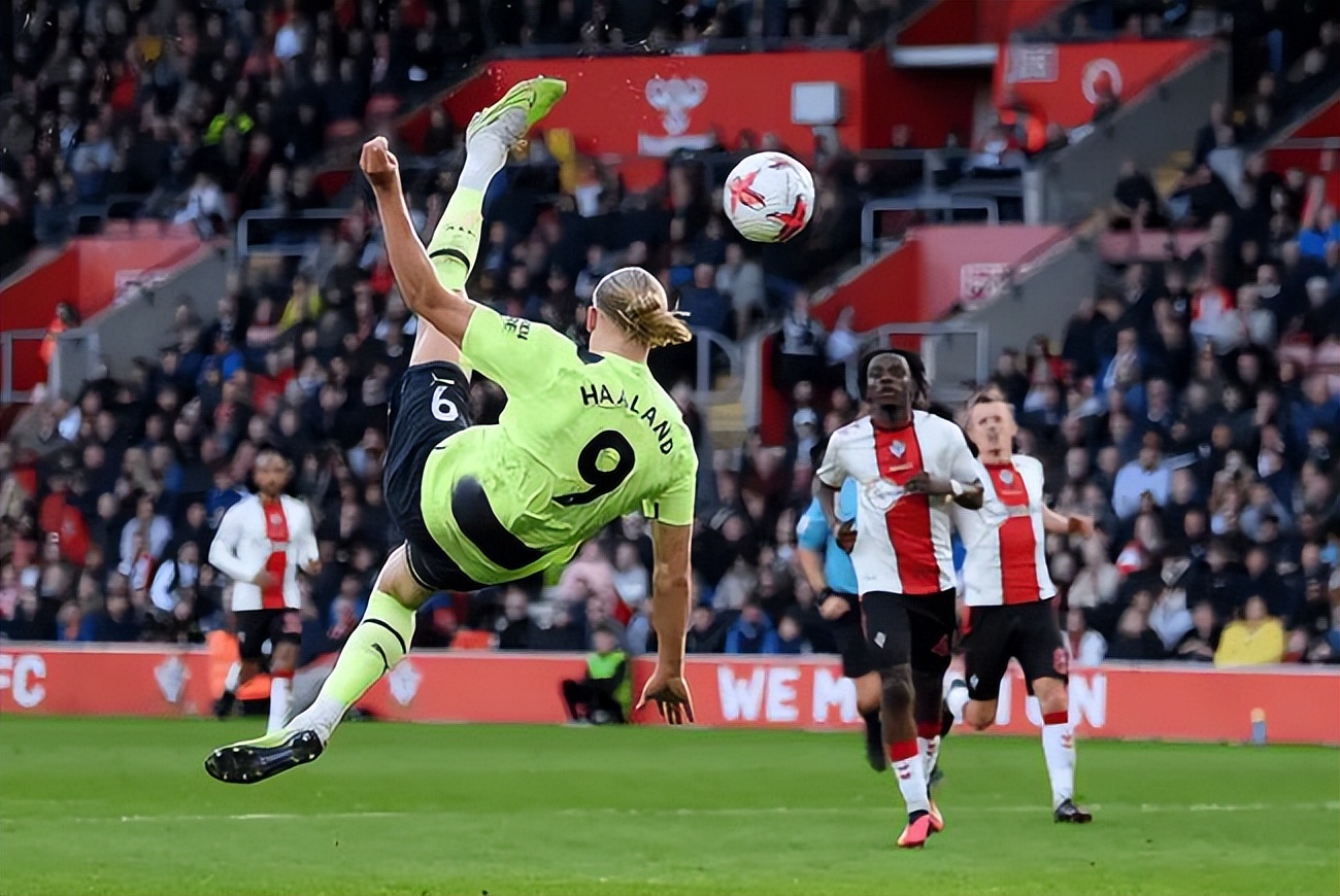 c罗哈兰德谁强,c罗哈兰德头球绝杀