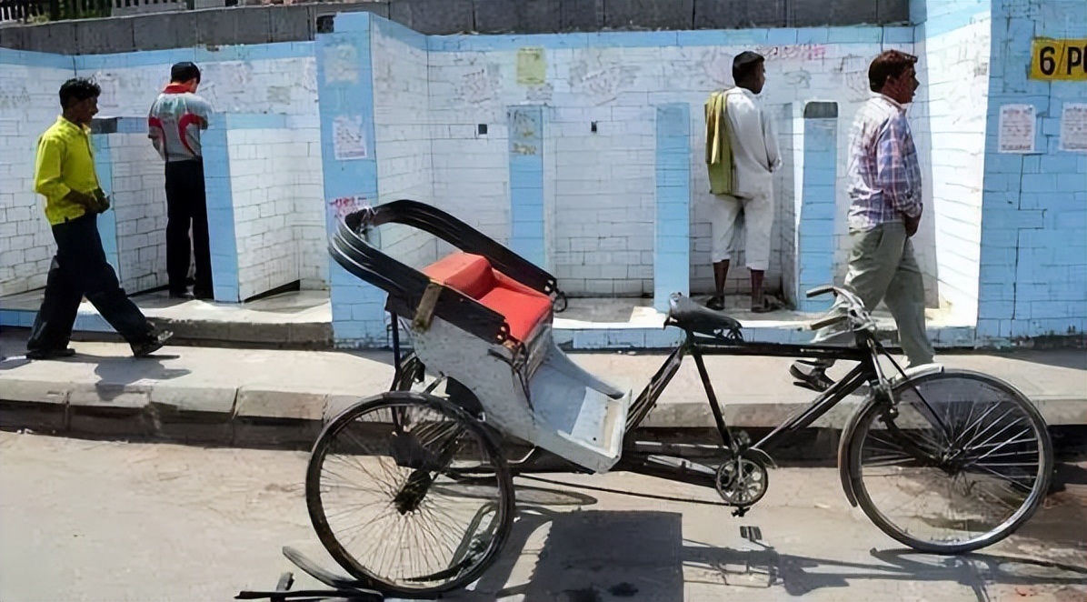 印度为什么随地大小便,印度人为什么上厕所不拿纸巾呢