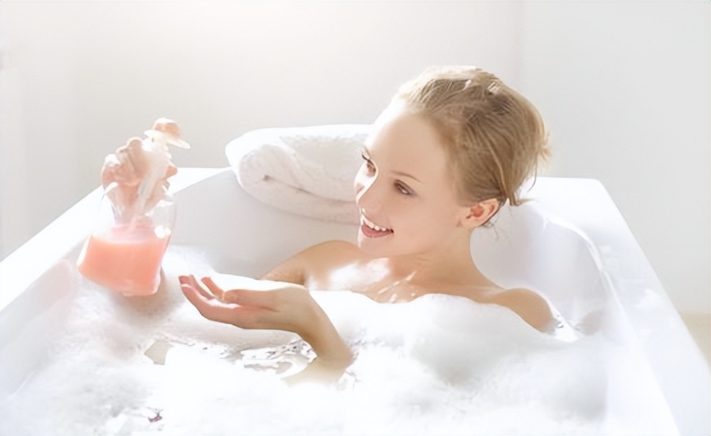 女生屁股上有小红点,女生屁股上有红点点