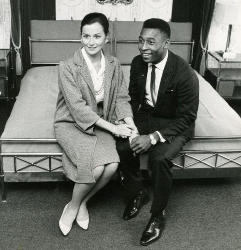 球王贝利的一生有多传奇,年轻时候的球王贝利