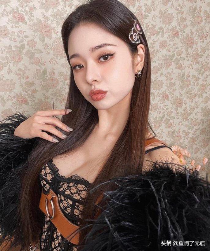 宋智雅“塌房第一快”！穿戴假货成日常，送爸爸礼物也是假货？