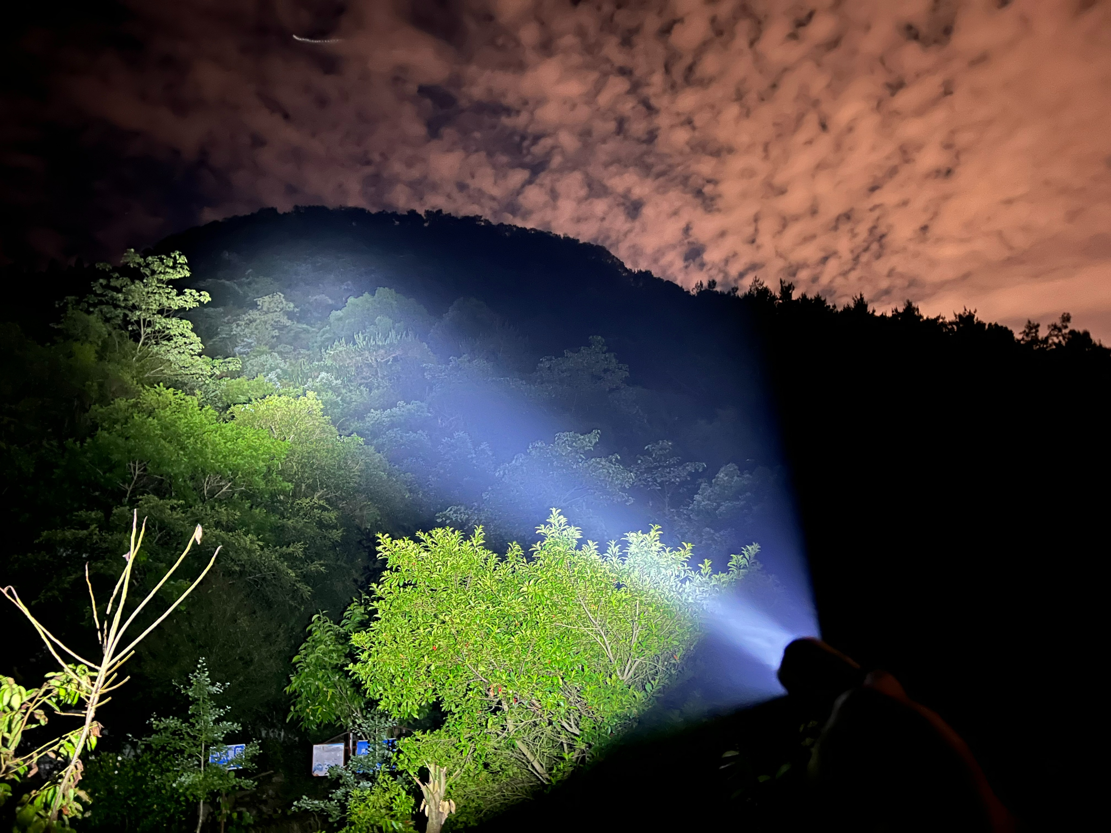 fenix手电测评tk35,fenixtk20uev2.0战术手电