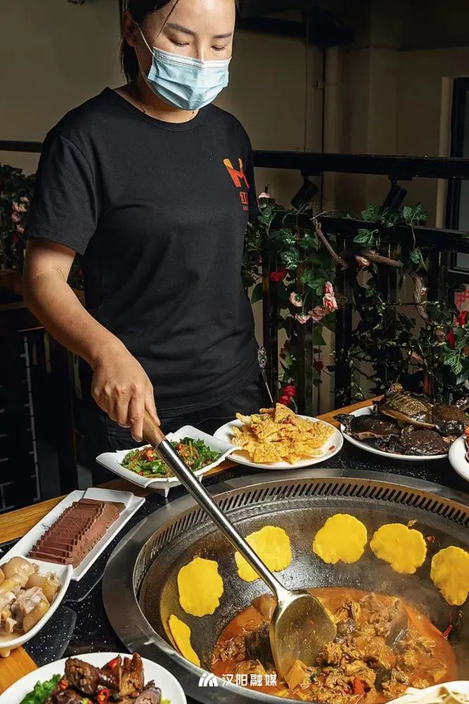 到汉阳踢球，512G的胃还不够用！