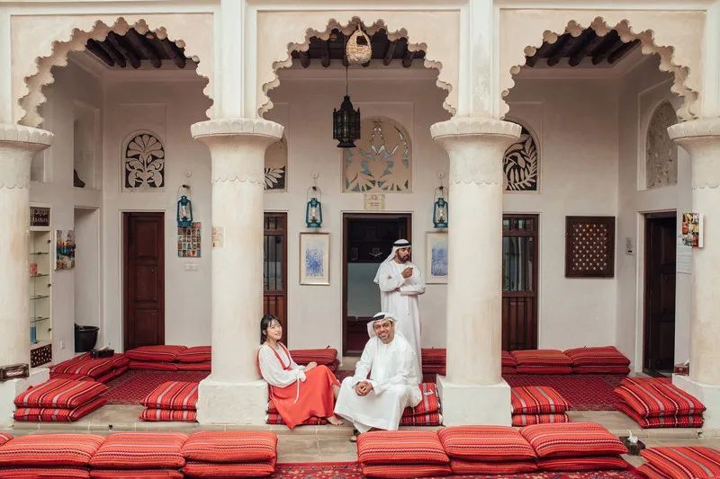 花了5.5w,只为在迪拜的沙漠里和羚羊相伴入睡