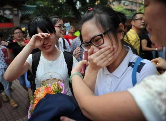 高考出现神仙卷面老师舍不得扣分,高考出现的神仙卷面惊艳众人