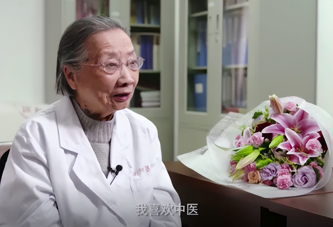 101岁女国医脸色红润，头发浓密！她分享了5个日常习惯
