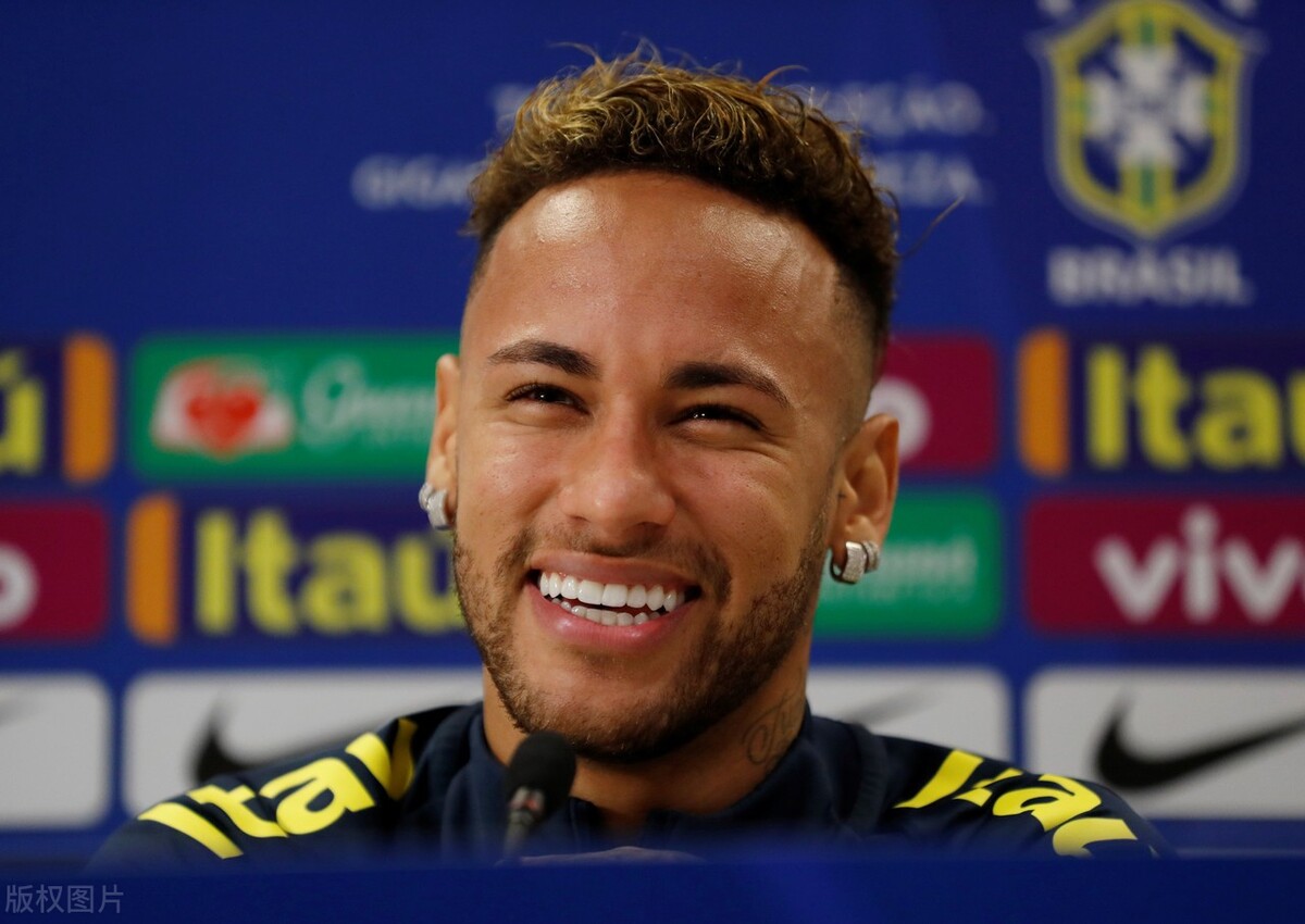 内马尔哭了背影,内马尔哭了是哪场比赛