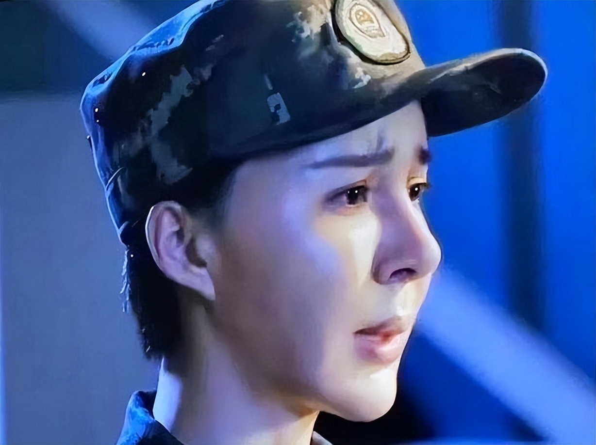 刚打完玻尿酸就别来尬演女兵了这5位女星演女兵让人看着真难受