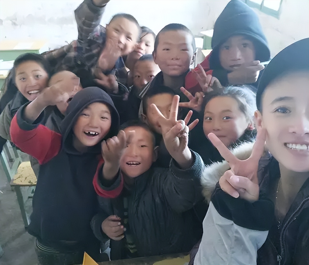 台球女神美貌不输潘晓婷,台球女神一杆清台