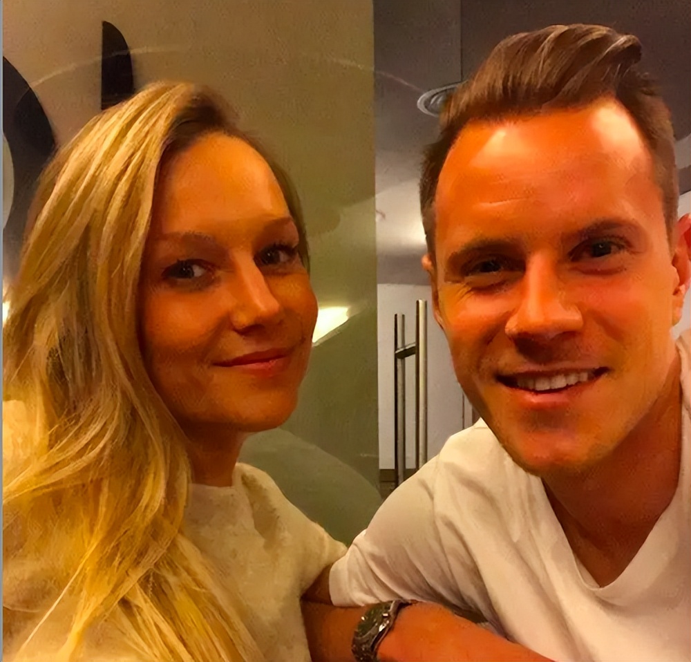 德国队是懂“美人计”的，破例让太太团入住安慰球员，但又没全懂