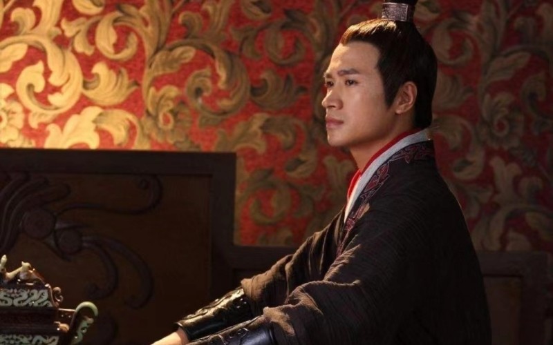 历史上皇帝请大臣吃饭,皇帝让大臣吃饭却不给筷子