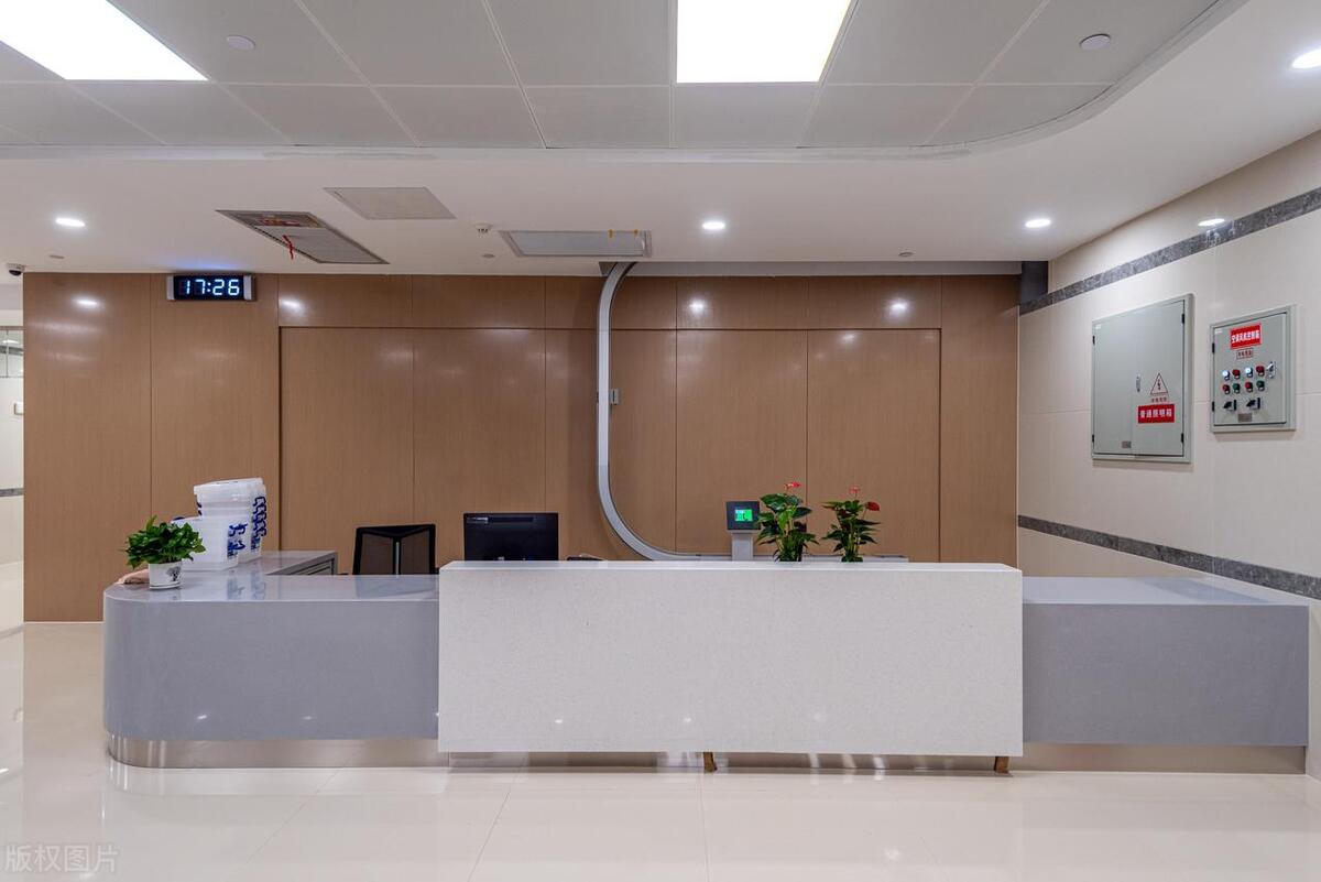 医院行政和学校行政哪个好,学校校医属于什么岗位