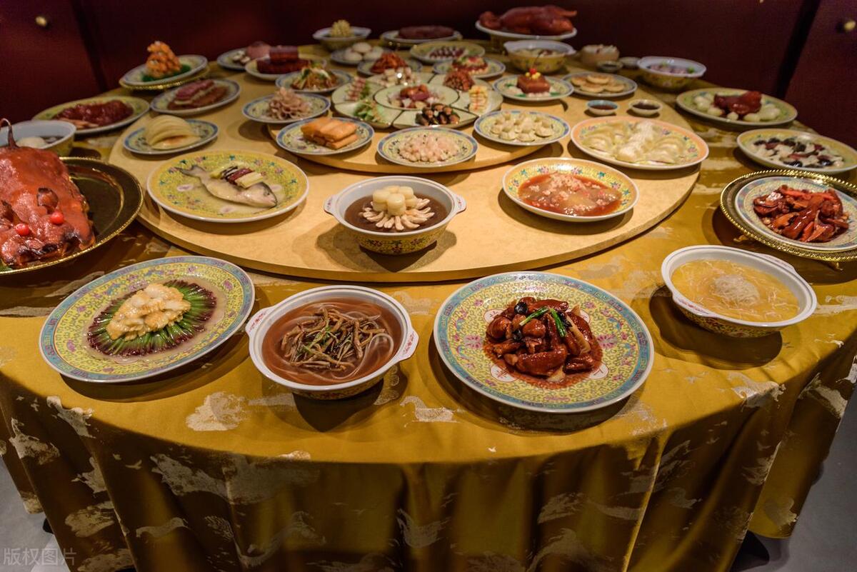 （一）中国烹饪概述火烹熟食是烹饪的起源烹饪小课堂（1）