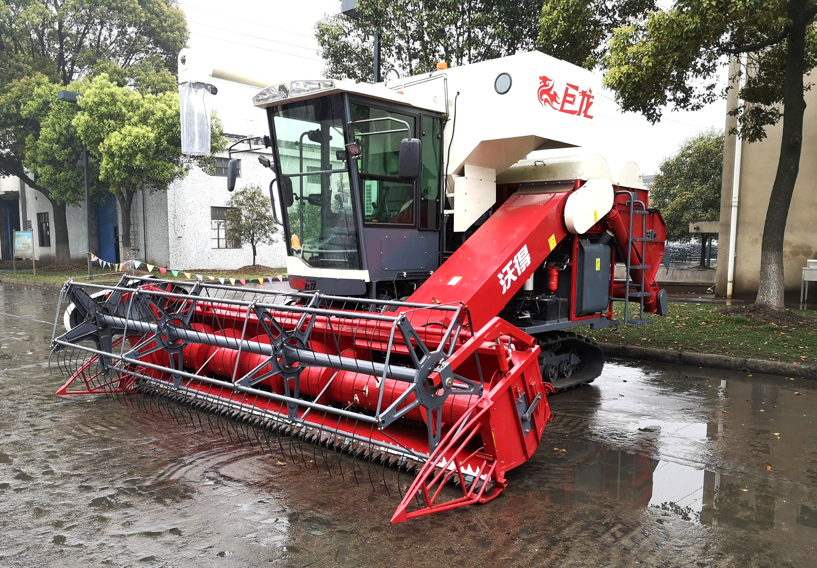 雷沃谷神rg70和沃得118哪个好,雷沃谷神收割机和沃得