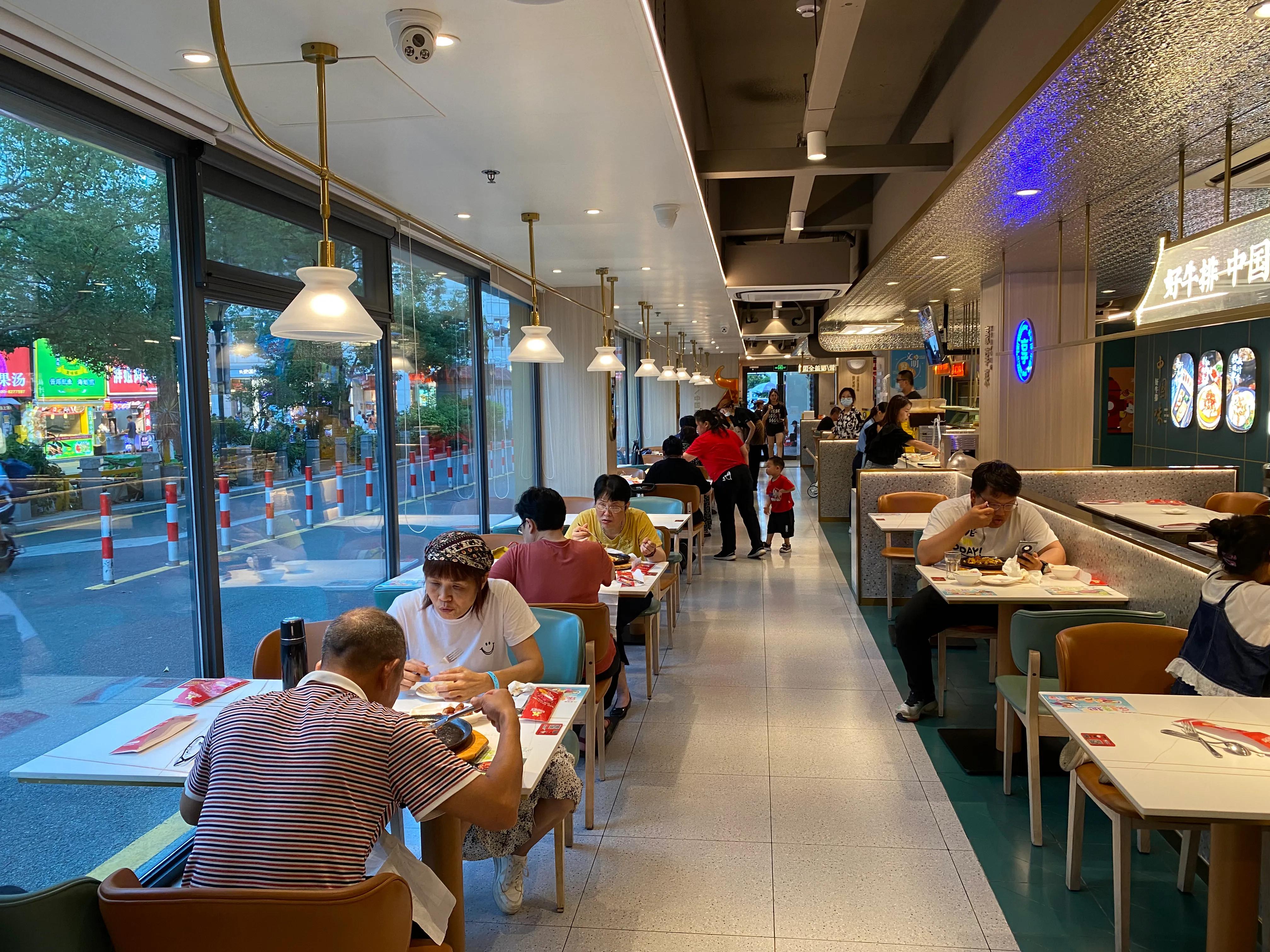 吃了三十年的牛排店，这回竟然被“臭”到了！