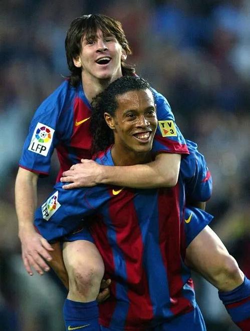 梅西从小矮子到巨人,从侏儒到世界球王催泪纪录片