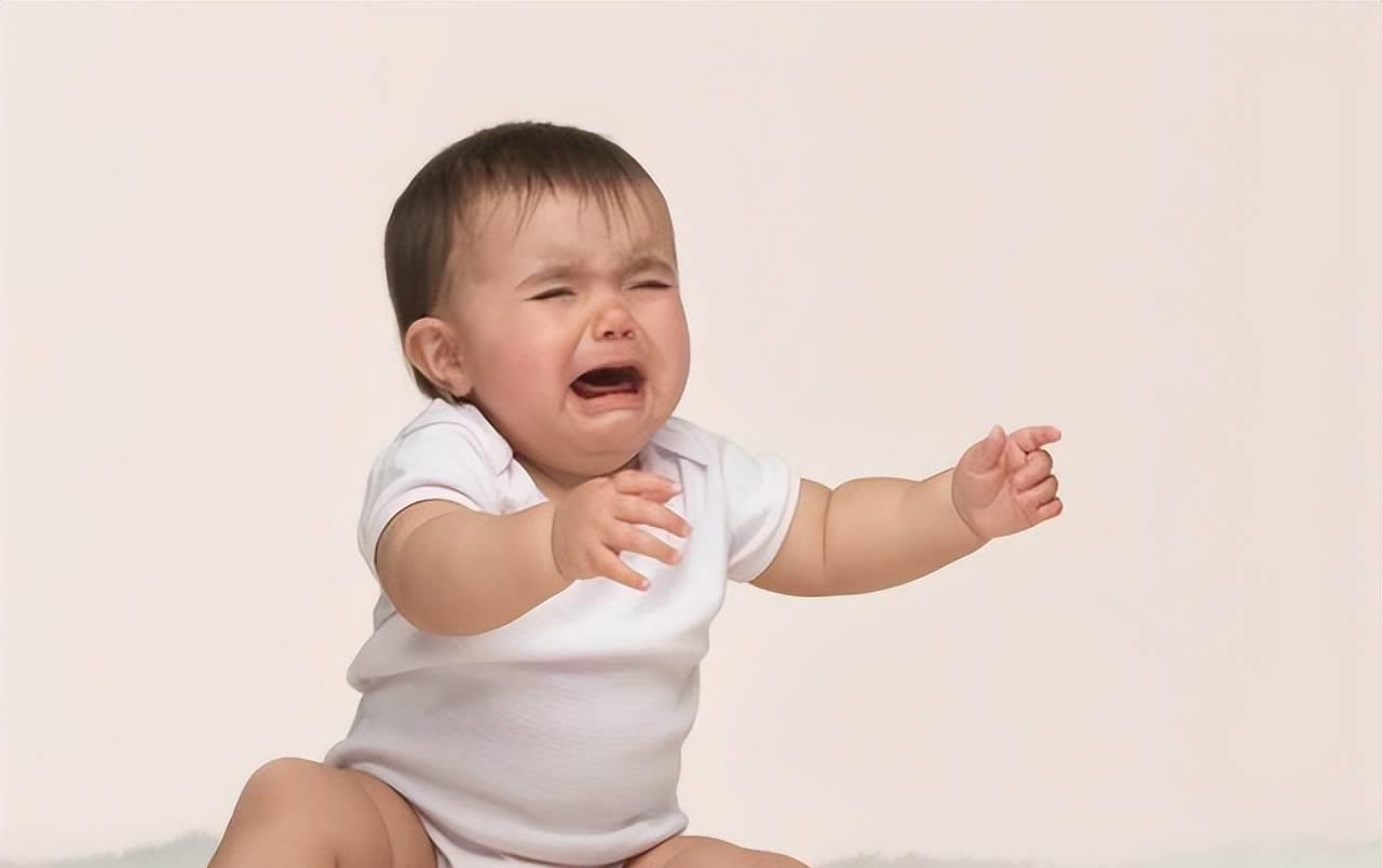 半岁宝宝宁可饿着，也不愿意吃奶，这是为何呢？