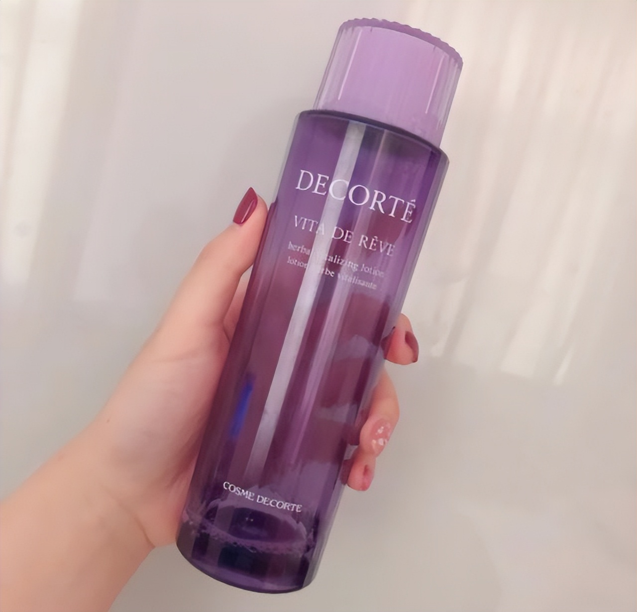 加快皮肤新陈代谢爽肤水,有效提亮肤色爽肤水