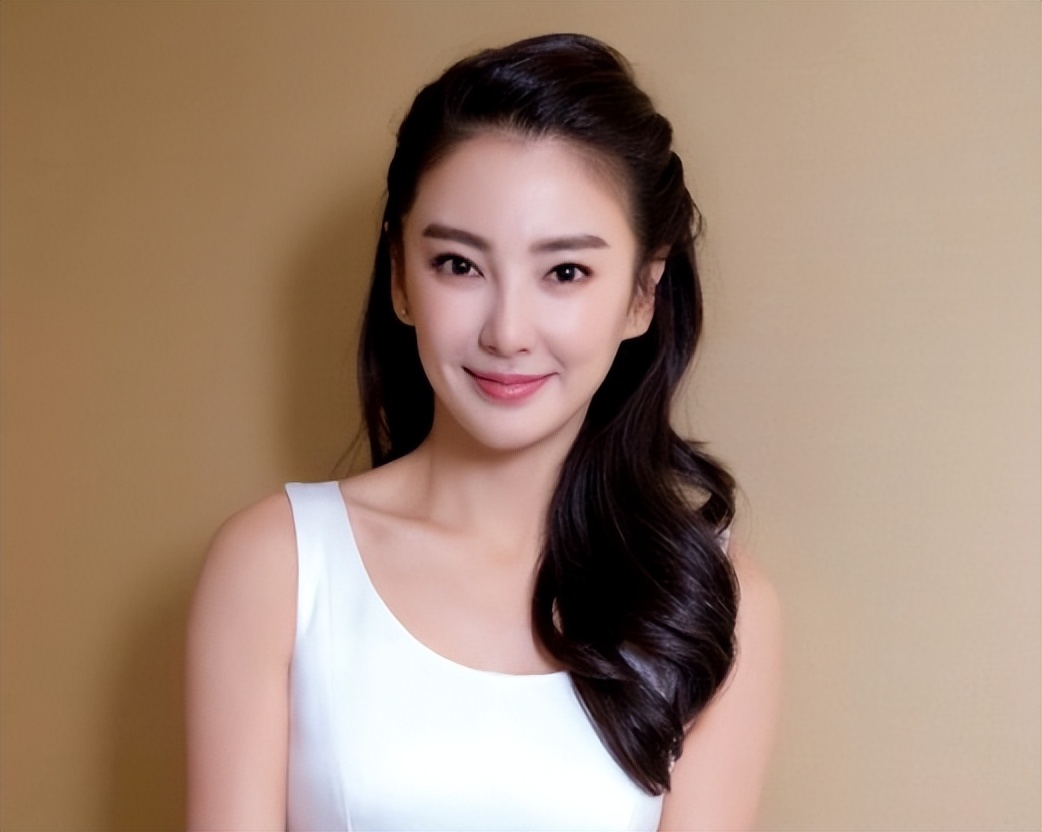 张雨绮怎么跟以前长得不一样了,张雨绮还是活成了她最喜欢的样子