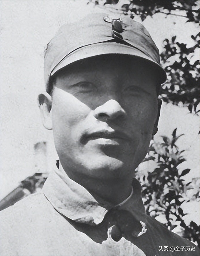 谁来当新四军参谋长？叶挺和项英提名4人，主席却选了另外一人