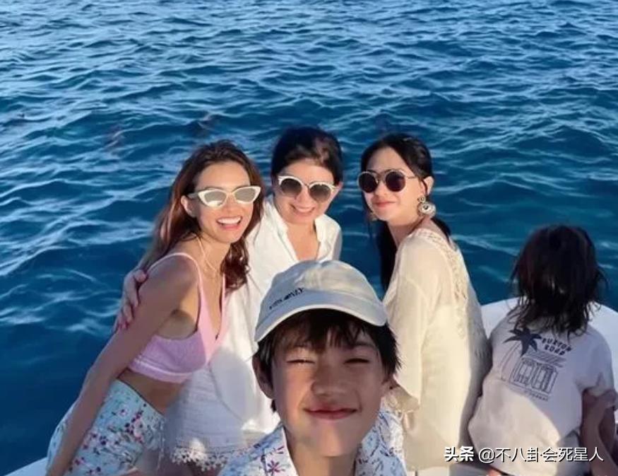 最美港星李嘉欣温碧霞,李嘉欣华裔小姐泳装秀