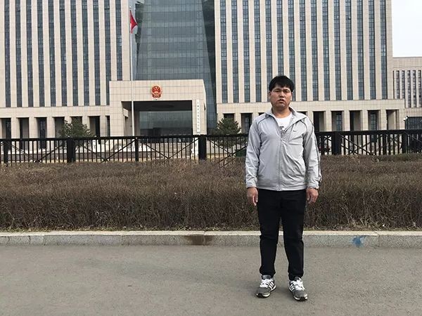 他蒙冤入狱,姐夫花59万帮他,他获得赔偿后只给姐夫5万元