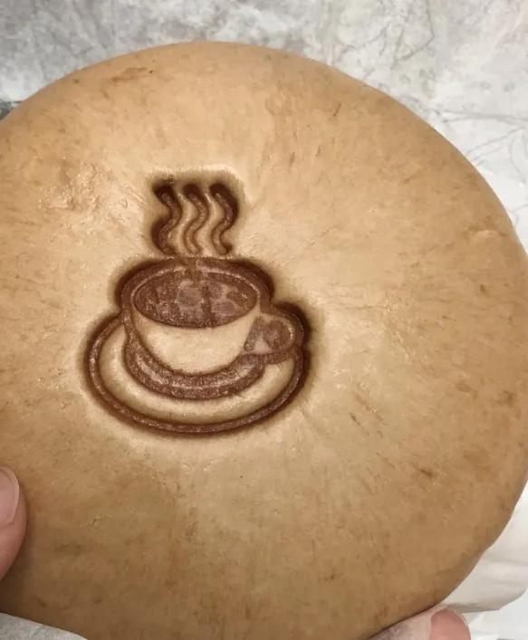 亲口测评！香港便利店猎奇零食60%都是坑，看不懂但是大受震撼