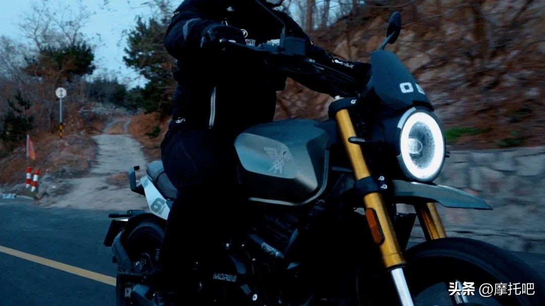 赛文佐650scr攀爬者,摩托莫里尼赛文佐650攀爬版评测